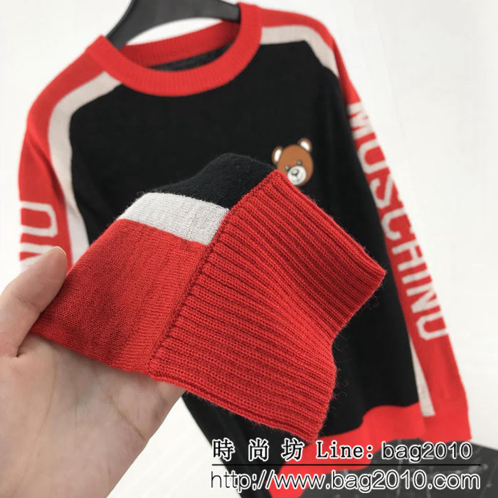 MOSCHIN莫斯奇諾莫斯奇諾 18SS秋冬新款毛衣 胸前小熊貼章 手臂兩側撞色字母logo ydi1092